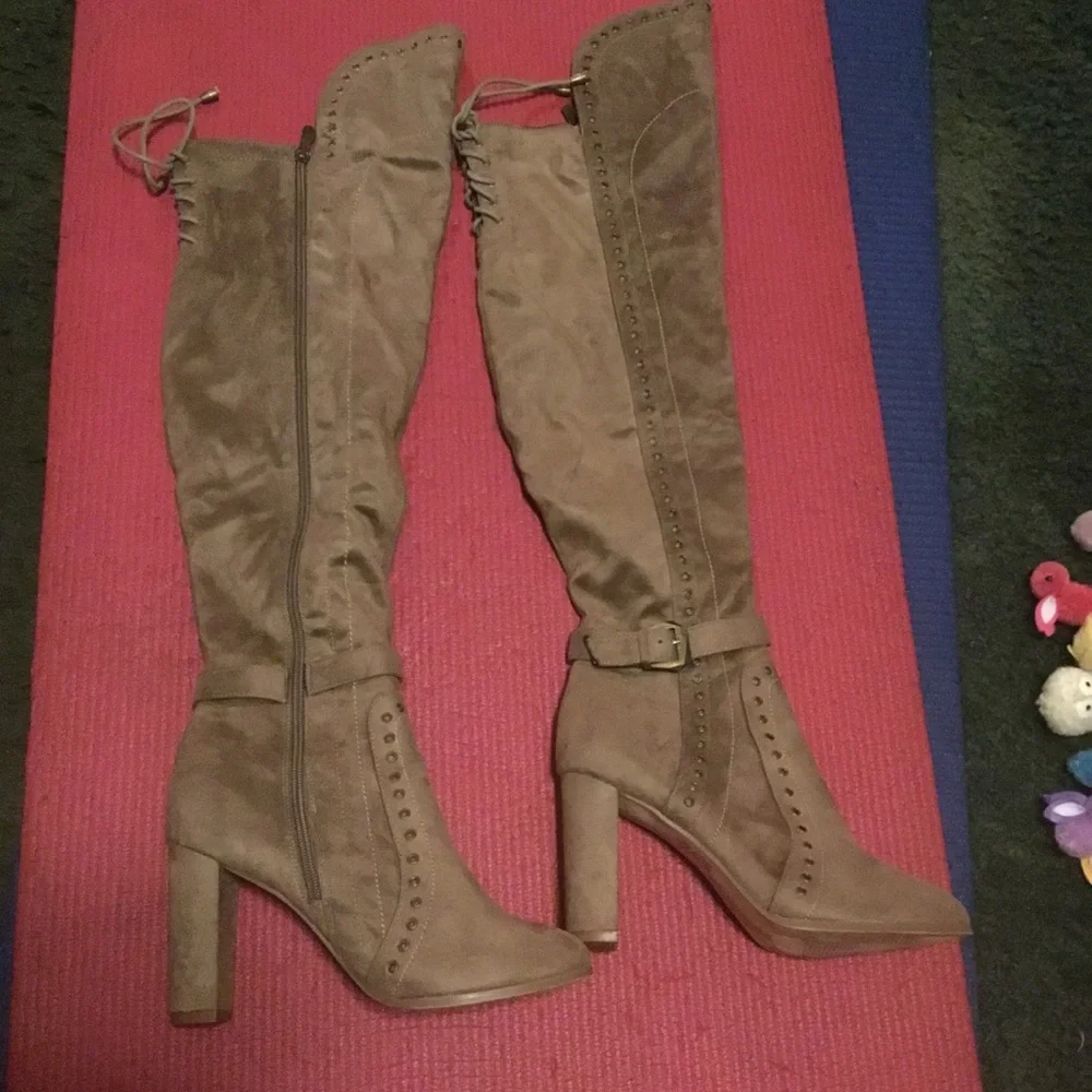 Women’s Tall Buckle Detail Heeled Thigh High Boots - Taupe 10